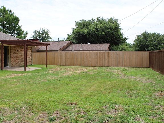 3rd image of 2721 Herring Cir