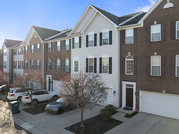 3rd image of 6941 Vistamere Way