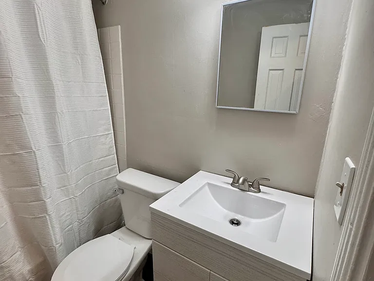 1305 Collegewood St — Photo 16