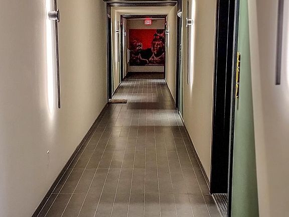 5th image of 2020 Dreer St #X03