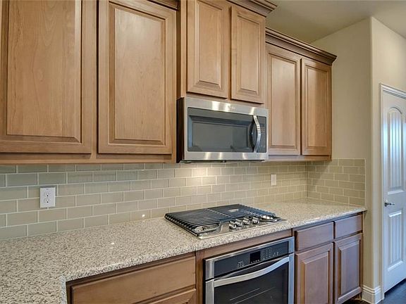 5th image of 7315 Venice Dr Unit 3