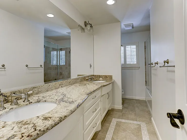 2911 University Blvd — Photo 14