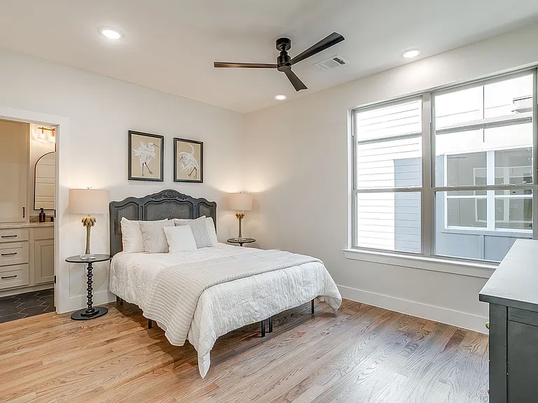 2824 Weisenberger St #102 — Photo 18