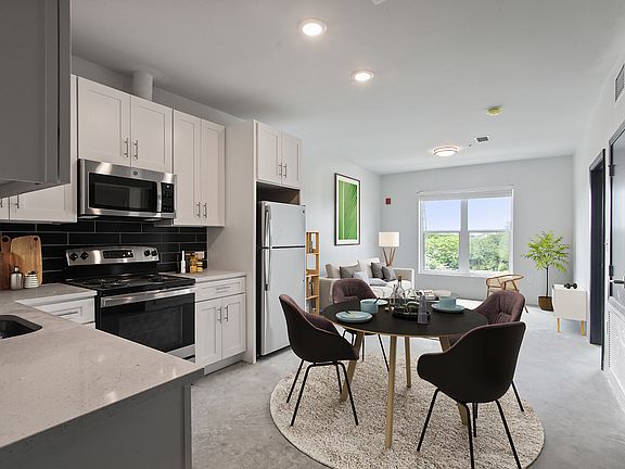 2nd image of 2930 Burgundy St #404