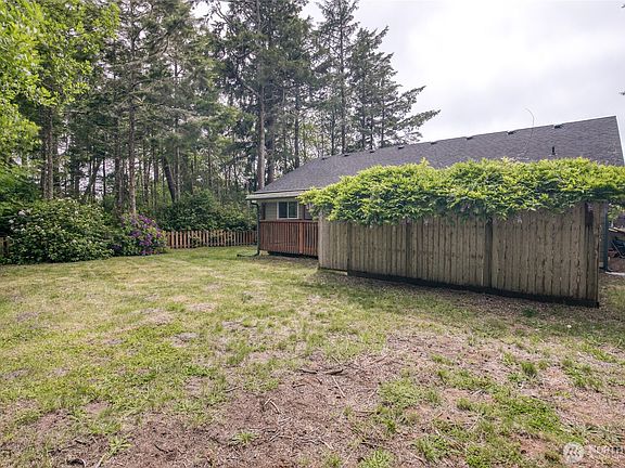 4th image of 566 Duck Lake Drive SE