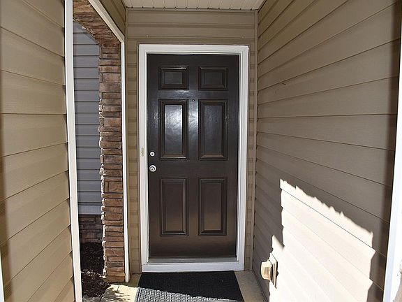 4th image of 639 W Oaks Dr