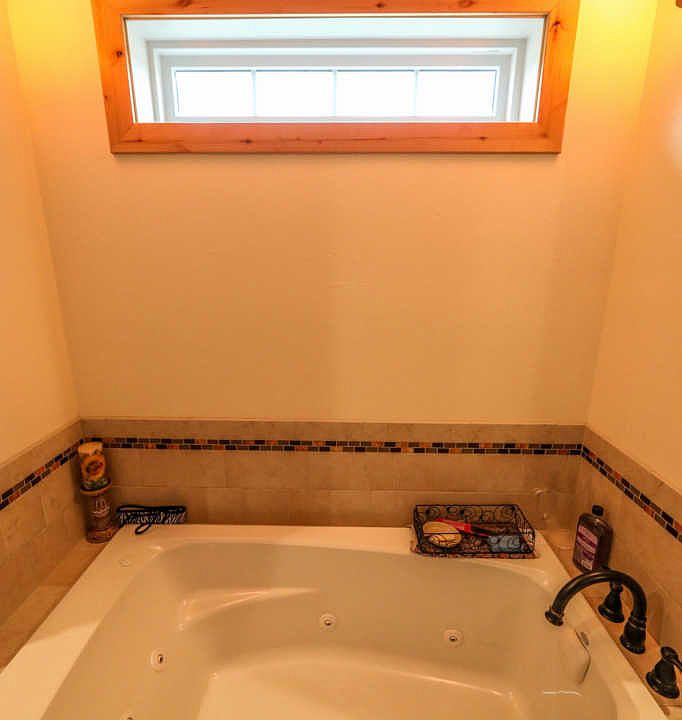 1st image of 38484 Pinewood Dr
