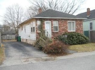 18 Transit St, Warwick, RI 02889