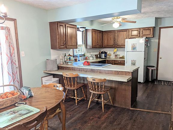 5th image of 211 Swanee Dr