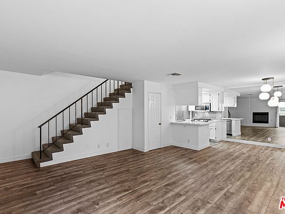 5th image of 1040 N Gardner St Unit 9
