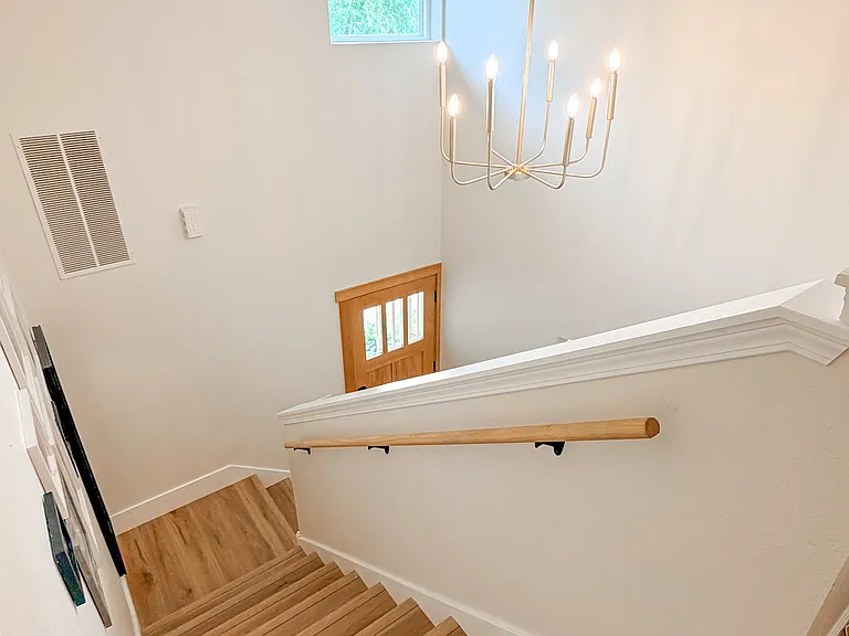 745 Riverside Ln E — Photo 17