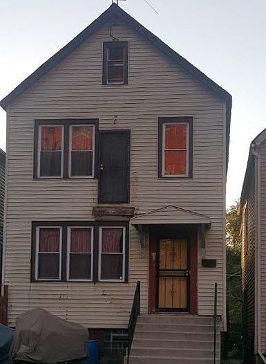 2nd image of 8842 S Marquette Ave