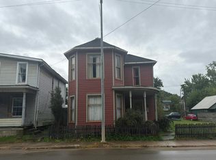 29 Main St, Glouster, OH 45732