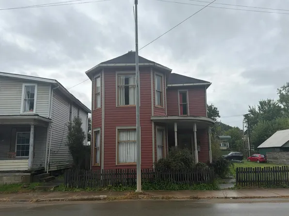 29 Main St, Glouster, OH 45732