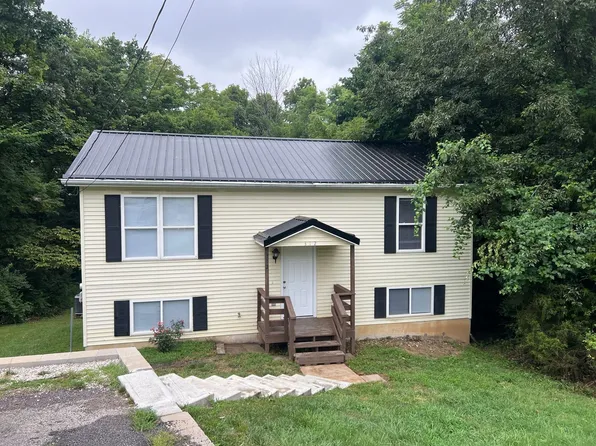 312 Rugby Ct, Villa Ridge, MO 63089