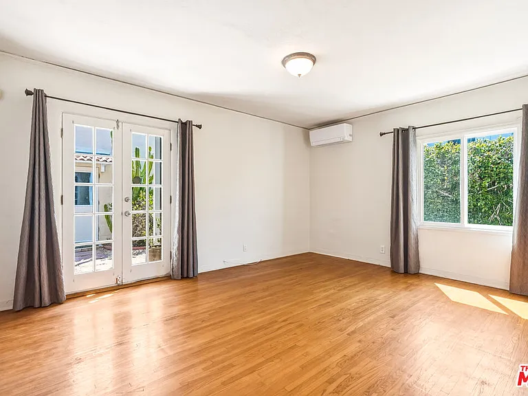 2613 Cloverfield Blvd — Photo 26