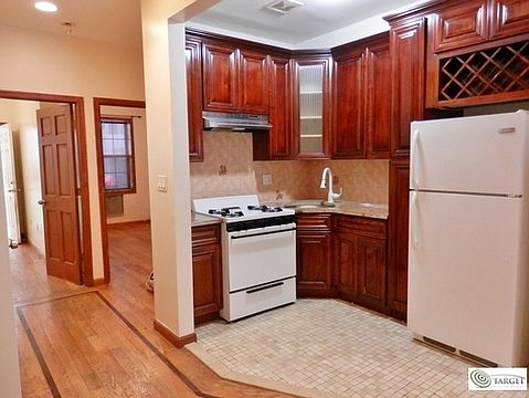 1st image of 123 Clarkson Ave