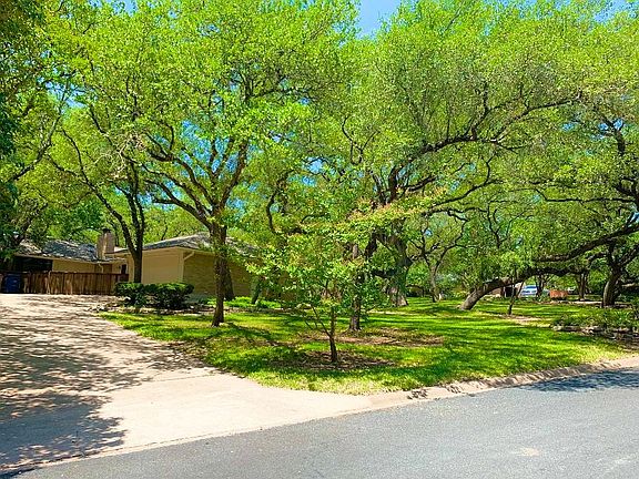 3rd image of 7609 Crossmeadow Dr