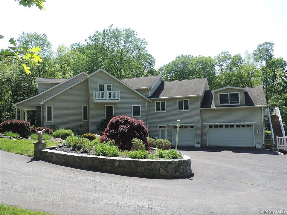 1st image of 49 Woodcrest Drive