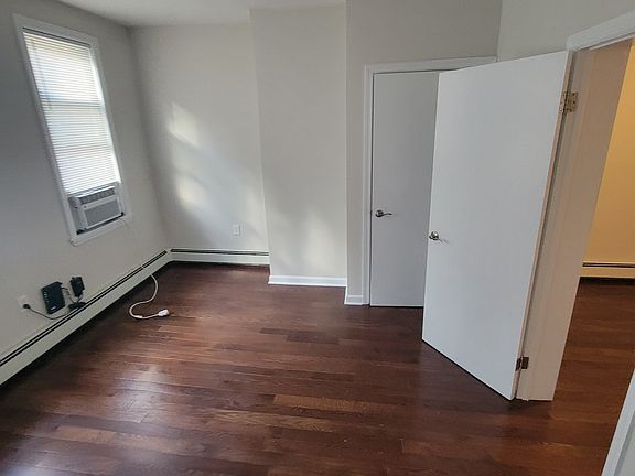 5th image of 380 3rd St