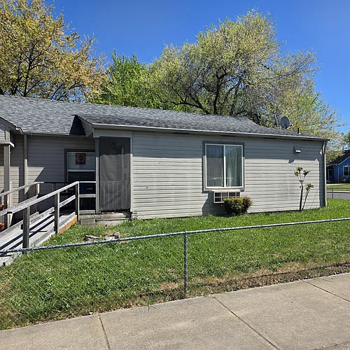423 S Peach St #2 Photo 1