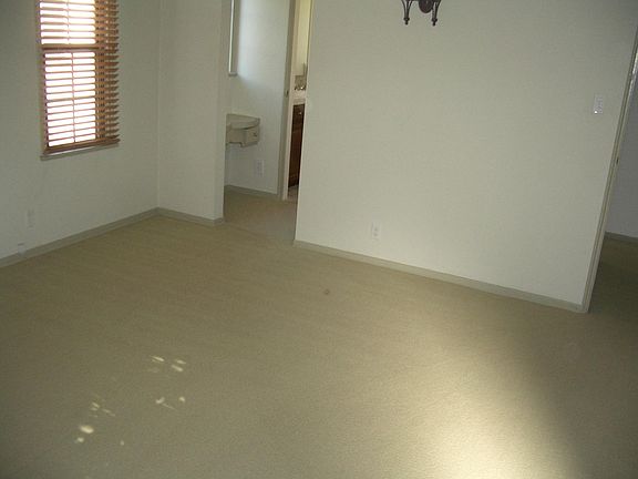 5th image of 6148 W 6th St