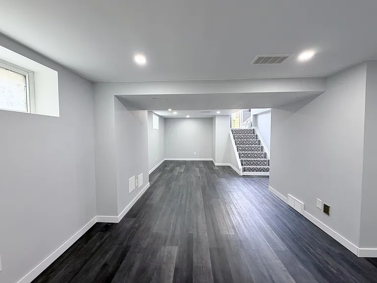 3 Bartlett St — Photo 15