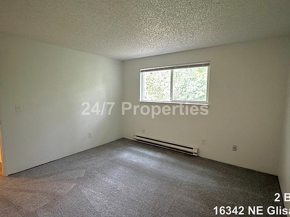 5th image of 16340 NE Glisan St APT 2