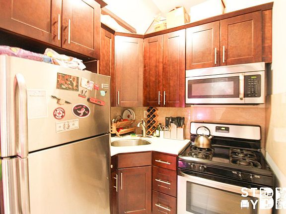 4th image of 591 Madison St #4C