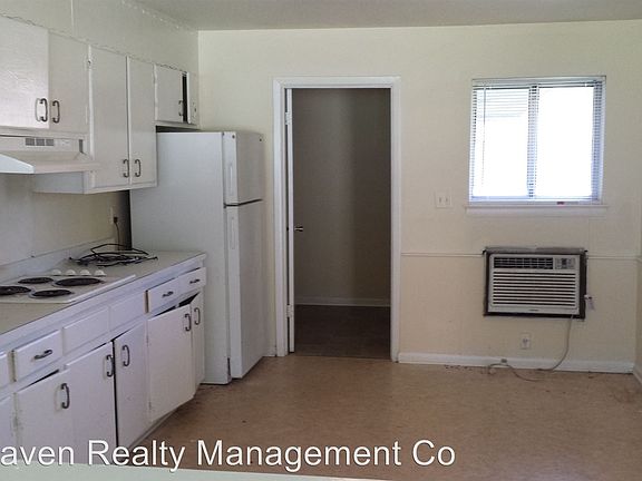 3rd image of 4702 Murray Lake Ln APT B
