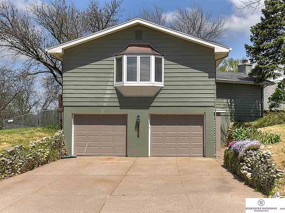 4th image of 1706 Thurston Ave