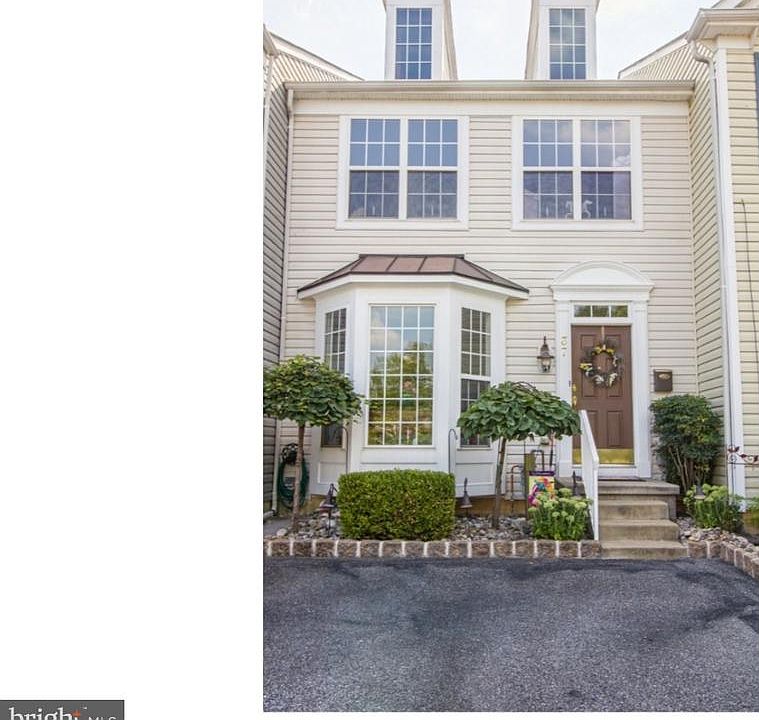1st image of 37 Glennwood Dr