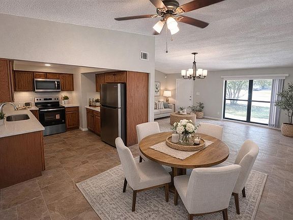 3rd image of 3823 Pine Ridge Rd