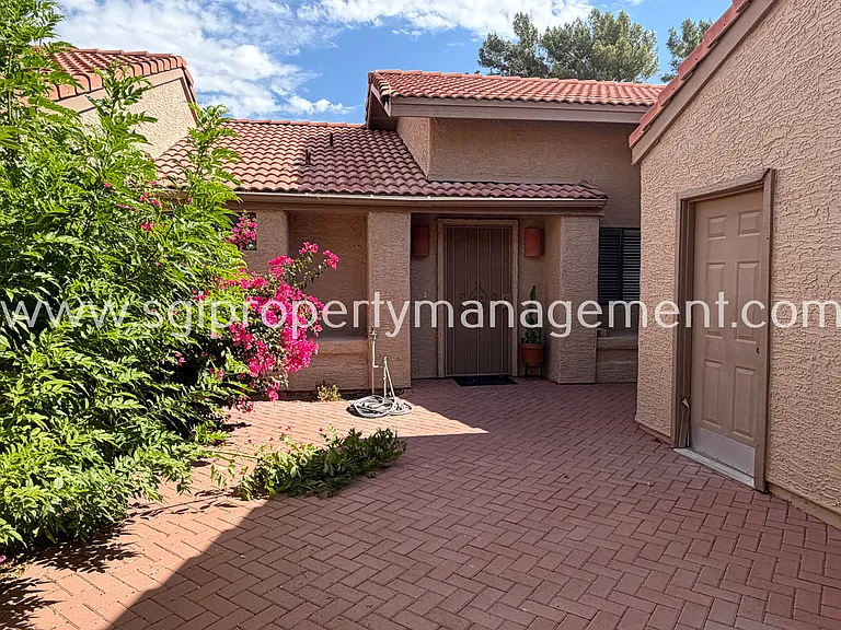 945 N Pasadena St #53 — Photo 2