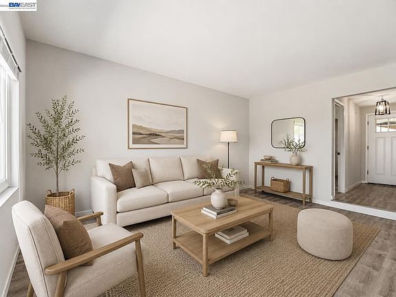 3rd image of 34390 Thornhill Ct