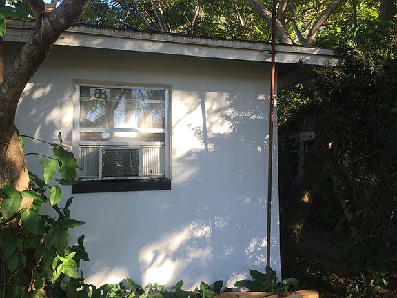 4th image of 1764 Flores Ct