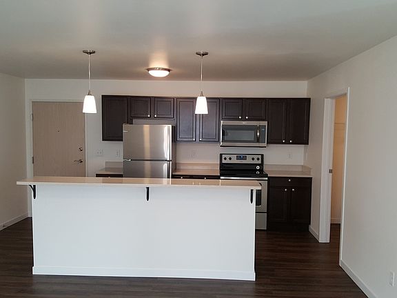 4th image of 811 10th Ave N APT 5