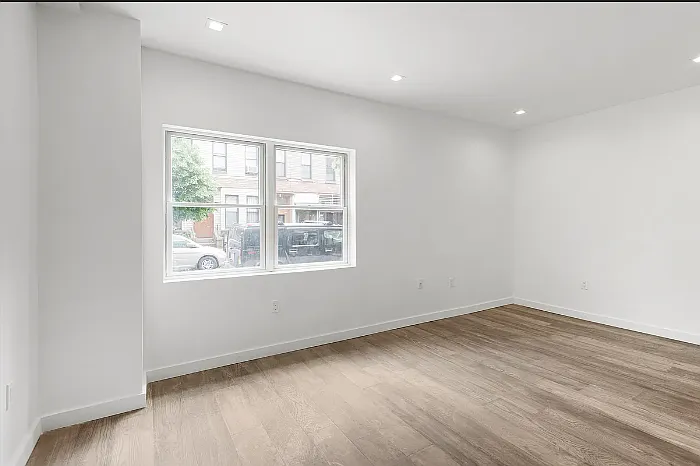 773 Hart Street — Photo 3