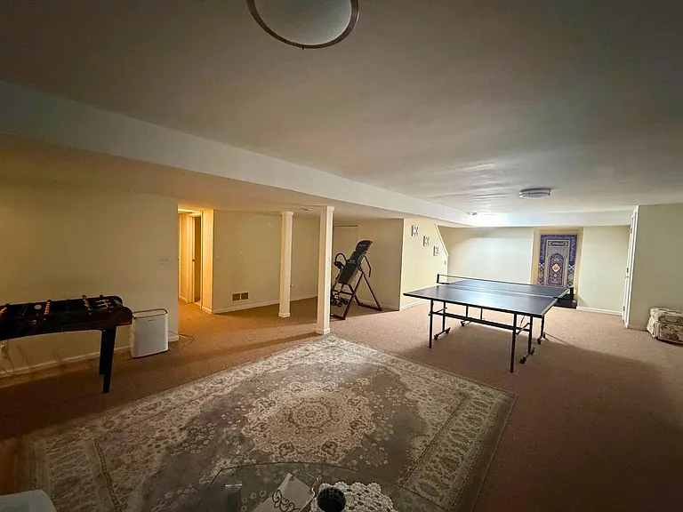 6028 Meadowview Dr — Photo 31