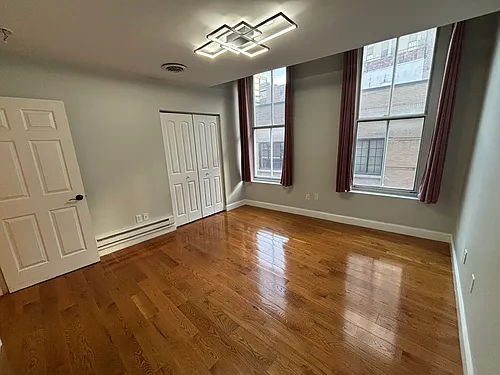 37 Maiden Ln Photo 1