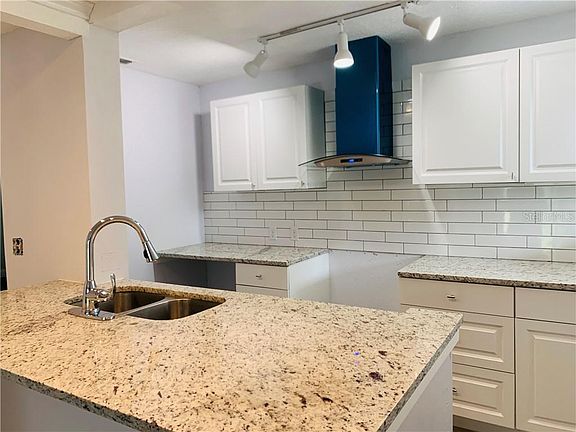 4th image of 855 Golden Isle Dr