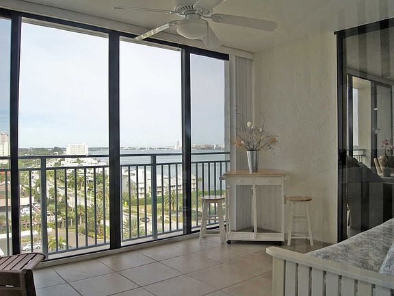 BALCONY/FLORIDA ROOM