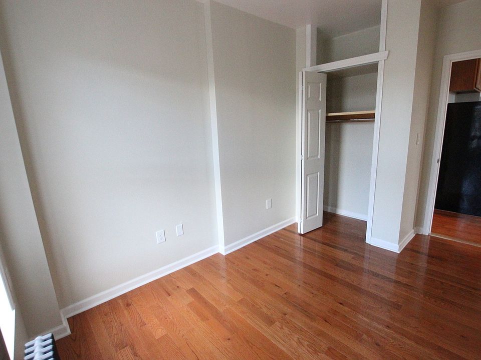 2nd image of 754 Park Pl APT 3