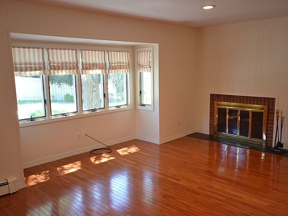 4th image of 1781 Pats Ln