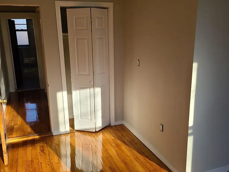 5 Farrington Ave #2B — Photo 4