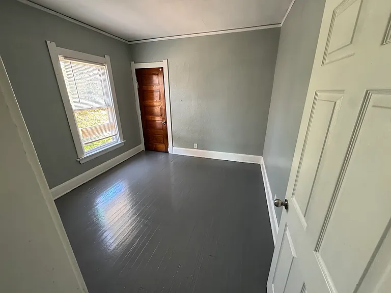 421 5th St #2 — Photo 9