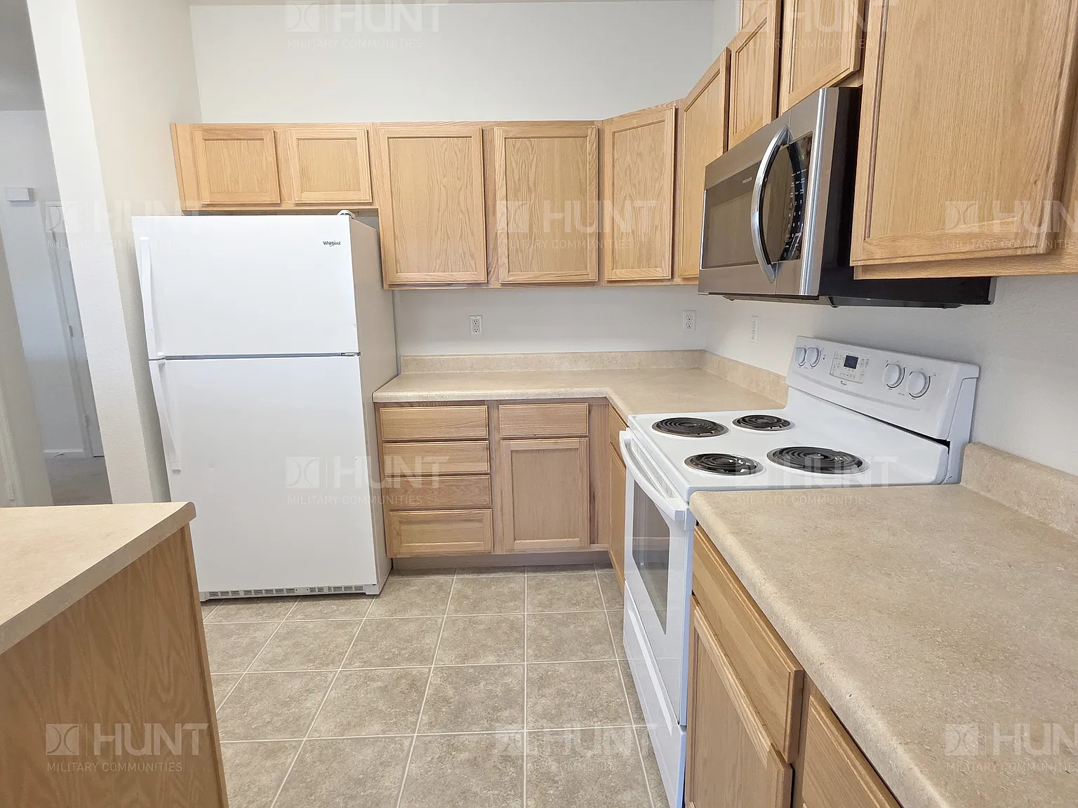 3 bed, 2.5 bath, 1889 sqft, $1,959 — Photo 2