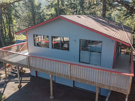5th image of 835 Manzanita St