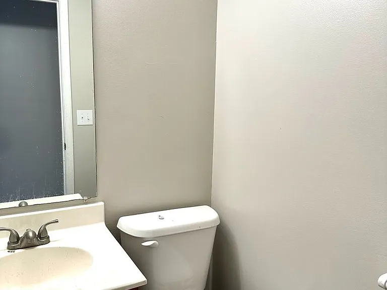 251 Hunter Hills Cir #4 — Photo 5