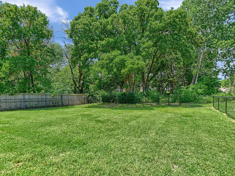 3101 S College Blvd — Photo 32